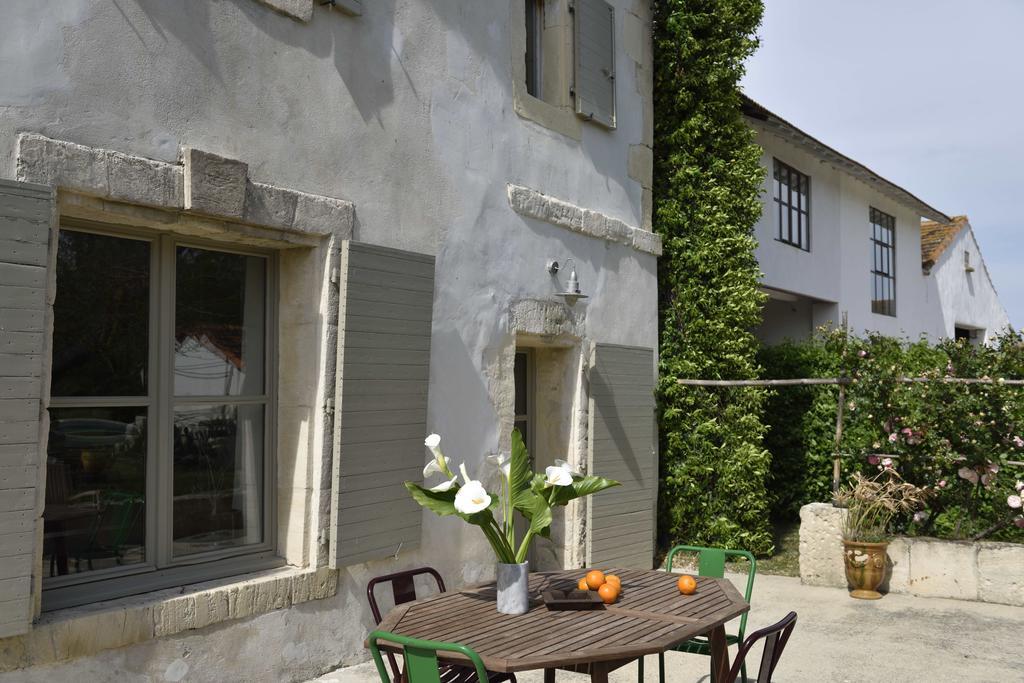 Bed and Breakfast Mas de Bouvet en Camargue à Albaron Extérieur photo