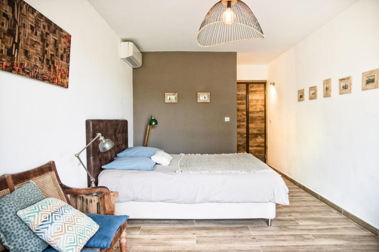Bed and Breakfast Mas de Bouvet en Camargue à Albaron Extérieur photo
